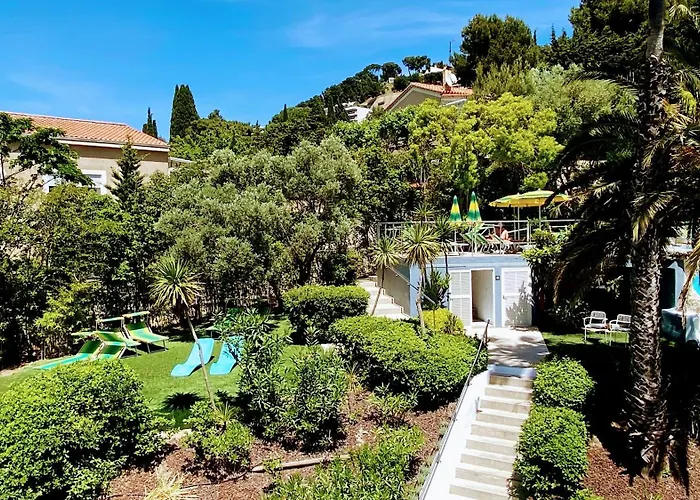 Royal Pamela 3* Cassis