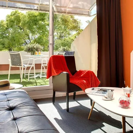 Royal 3* Cassis