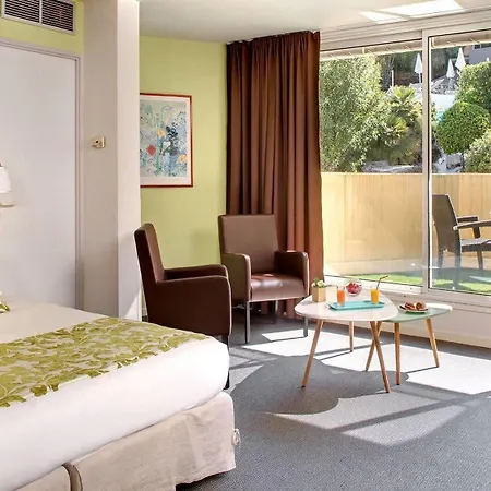 Royal 3* Cassis
